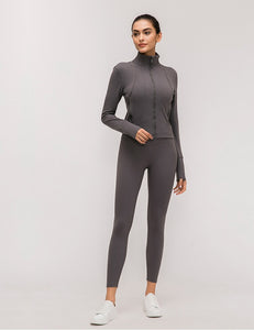 Long Sleeved Stretch Zipper Jacket